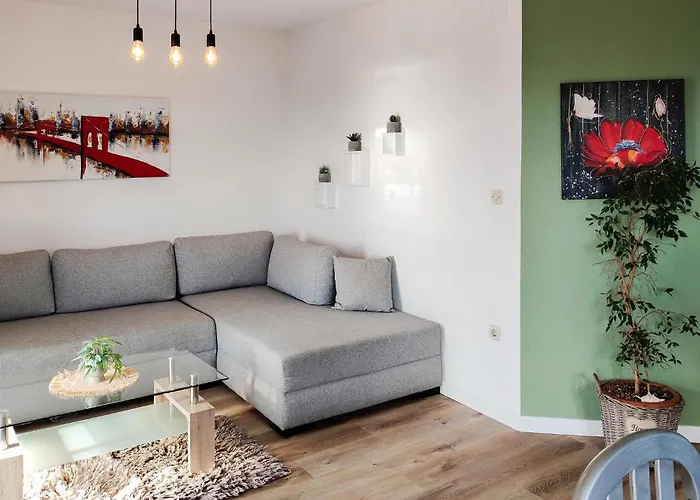 Put Zuke Vi * 马卡尔斯卡